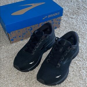 Woman’s Brooks Running Shoes